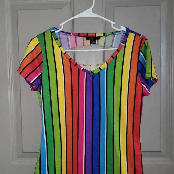 Rainbow 🌈 Back Cut-Out Shirt - Picture 3 of 3